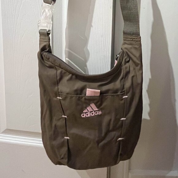 GOOD CONDITION~ Vintage Adidas Crossbody Bag - Picture 2 of 6
